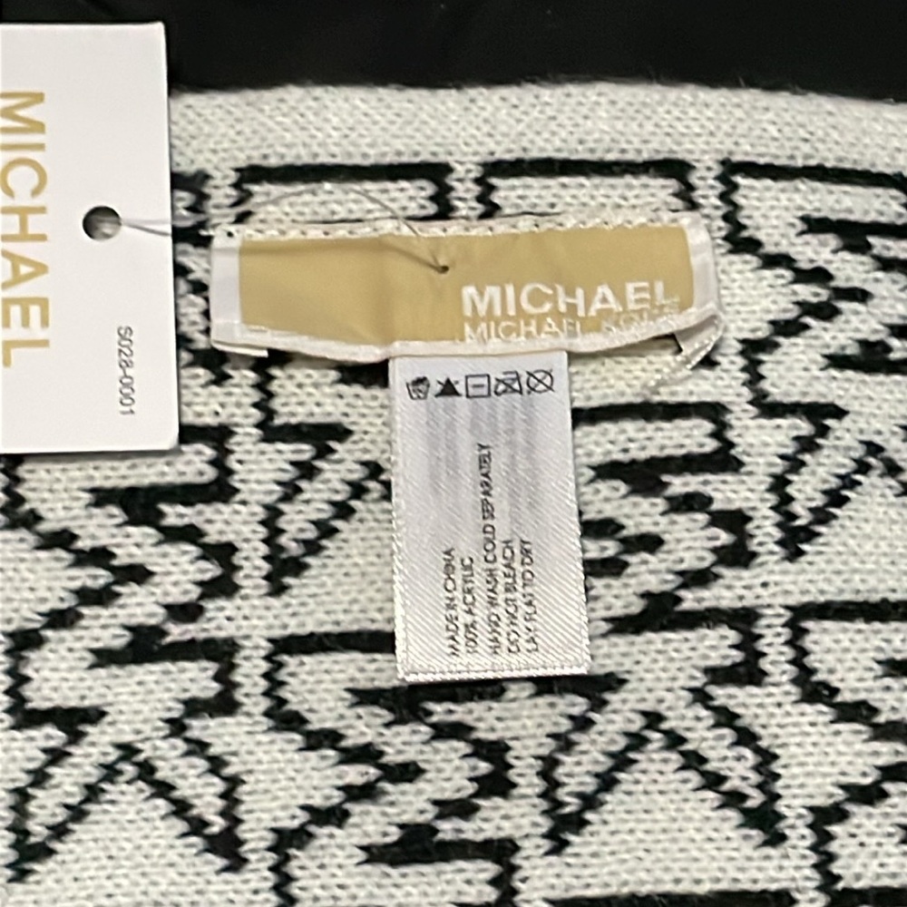 Michael Kors Scarf - NWT - Picture 4 of 5